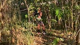 negao hetero dotado encontra novinho sedento por rola atras da escola e fode o cu dele