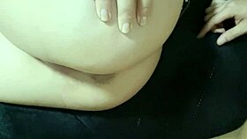 A Good Handjob Before He Fucks My Ass In This Homemade Scene 😈