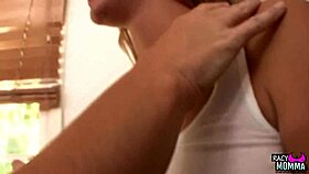 teen stepdaughter gets trimmed pussy licked by new stepmom 😘