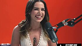 Quiver Queen Chanel Camryn's Intense Hitachi Orgasm