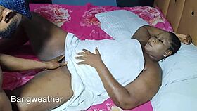 Curvy ebony amateur receives smooth penetration on the homemade bed