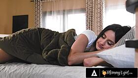 Lexi Luna makes Eliza squirt with rimjob