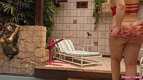 How does trans knockout Carol Penelope handle a machine dildo in her ass?