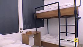 Su Qing Ge explores super horny hotel encounters