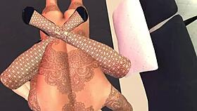 How to Handle Her in This Cartoon Arrangement