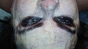 मिस टीएल ने टॉयज से गले की तकनीक दिखाई