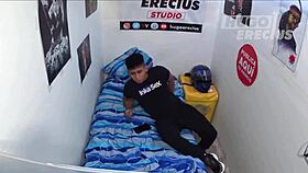 Mi Vecina Se Escapa De Su Casa Para Un Rapidín - Cámara Escondida