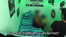 Mi Vecina Se Escapa De Su Casa Para Un Rapidín - Cámara Escondida