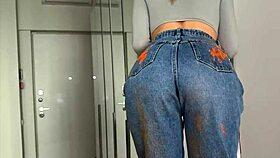 फोरमैन ने पेंटर को स्टेपलैडर पर टूटे जींस में चोदा