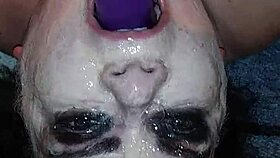 मिस टीएल ने टॉयज से गले की तकनीक दिखाई