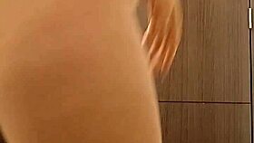 Argentinian university girl flashes sexy skirt on public trip