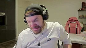 I defeated tsunade and she gives blowjob in doggystyle threesome