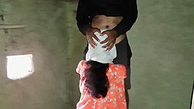 ये बंगाली हॉट गर्ल रैंच पर सेक्स टॉय के साथ वाइल्ड हो गई