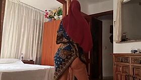 Who is this latina teen with big ass in homemade gay video