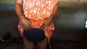 ये बंगाली हॉट गर्ल रैंच पर सेक्स टॉय के साथ वाइल्ड हो गई