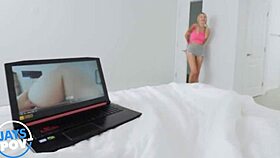 वाह, स्टेप सिस क्विक फक के लिए बेंड ओवर करती है!