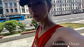 Just dropped my towel in front of the DELIVERY MAN, real story!