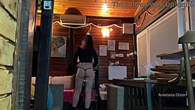 I encountered a naked delivery guy who touched my boobs