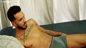 trisal venha conferir esse sexo gostoso um ménage incrível e muito excitante menage sexoatres cuckold cornomenag