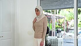 A Muslim woman has an affair with her American assistant