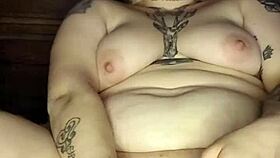 Blanquieta plays with toys and squirts