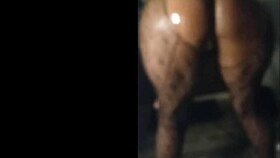 i thick pawg love showing my big ass and juicy titties