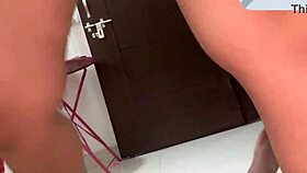 se la chupo bien delicioso luego me le monto arriba en sesion amateur latina