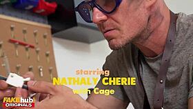 फेकहब - बस्टि ब्लॉन्ड पैंटी भिगोती है फिर वाइल्ड एनल पाउंडिंग से।