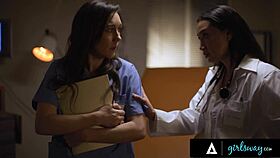 Hey Vicki Chase, how do you keep Sinn Sage quiet at work?