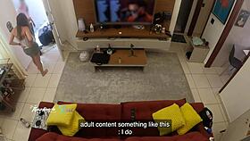 oh wow, hot wife thay ksada lets the delivery man suck her on the sofa! 😍🍆