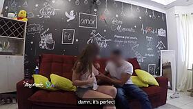 oh wow, hot wife thay ksada lets the delivery man suck her on the sofa! 😍🍆