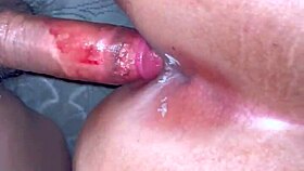 Cogida De Perrito Mientras Anda En Sus Días?