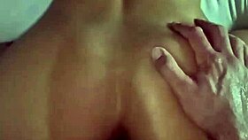 Essa Gosta de Levar Pau na Posição de Quatro