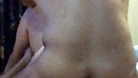 doble penetración a mi esposa escuchen que rico gime