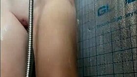 Sext teen 18+ shaving pussy in shower close up.