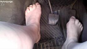 Zeraphine73 shows feet in car outdoor