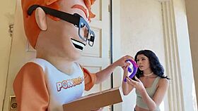 black-haired harley haze plays with toys and takes cum in mouth