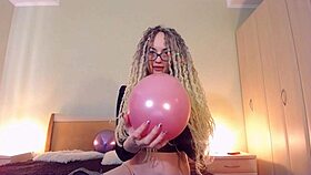 custom balloon video featuring curvy mommy