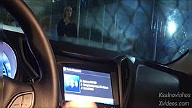 Punheta Arriscada Para Gostosa Na Rua Em Publico