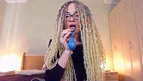 custom balloon video featuring curvy mommy
