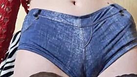 Mistress Elza Kom is super hot, her curvy body in lingerie drives me wild!