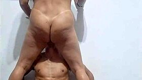 o novinho virgem veio no apartamento da minha amiga dai belan e fodemos ele de todo jeito - trailer 😏