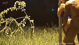 Casada Sai Na Rua E Um Desconhecido Da Rola Enorme Fode Ela Com Tanta Força Que Ela Esqueceu Que O Marido Estava Filmando