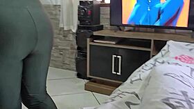 N�o Aguentei Minha Enteada Varrendo A Sala Na Minha Frente!