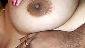 Toda safadinha com minha bocetinha peluda em lingerie sexy 😏