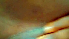 Homemade fingering that creamy little pussy 😍 so chubby