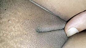 indian muslim girlfriend gives sexy handjob in hindi 😍