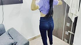 Young Indian model gives the best performance ever in this solo scene