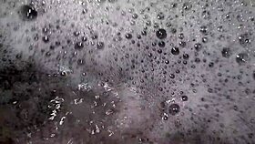 Who wants to join me for a relaxing jacuzzi jerk with foamy cock? 😏