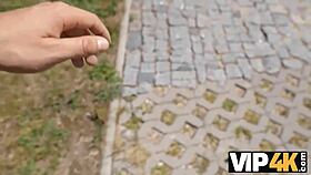 Sluts orgasm in cowgirl while watching tourists 😍